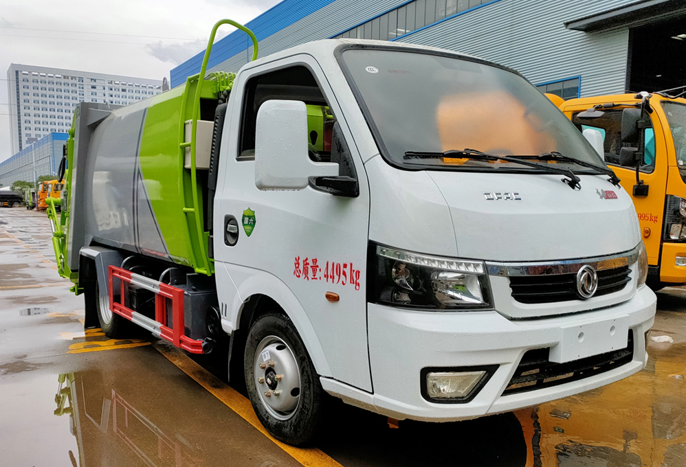 途逸4方压缩垃圾车