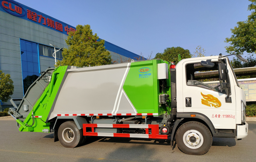 重汽豪曼8方压缩垃圾车